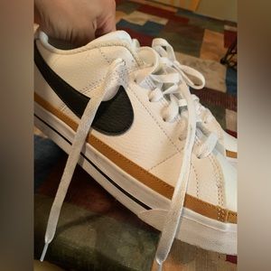 Women’s Nike shoes